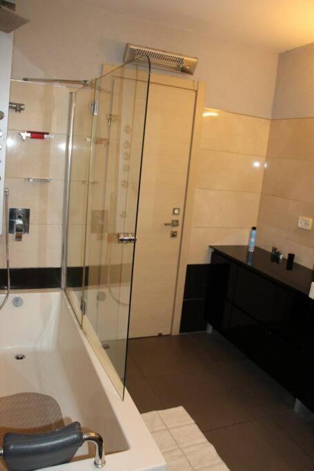 קשת בענן Villa Modiin Kültér fotó